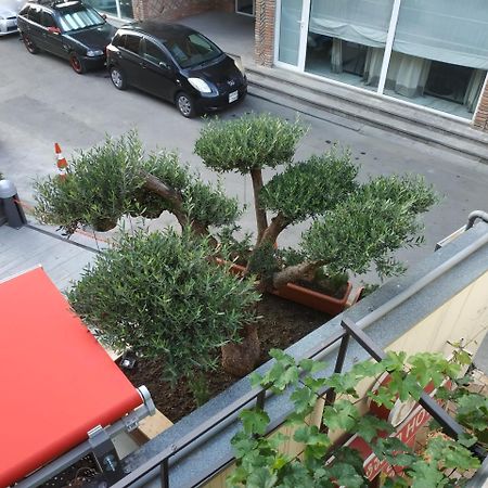 Hotel Lions Tbilisi Exterior foto